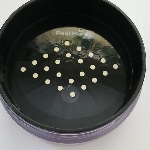 Wet n Wild Photofocus Translucent Setting Powder - Picture 4 of 4